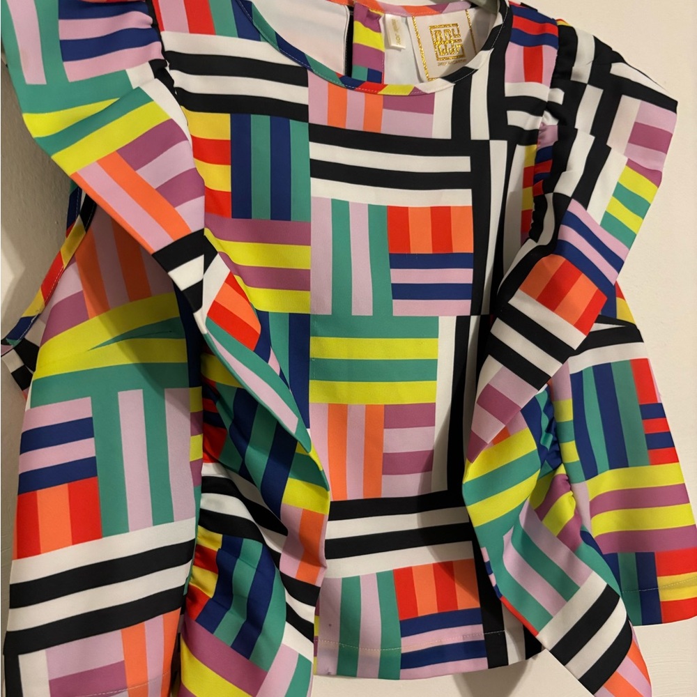 Women’s Multi-Color Geometric Ruffle Sleeve Top - Picture 3 of 7